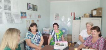 Встречу в трудовом коллективе Тельмановского районного отдела статистики, а также районной газеты “Новая Нива”