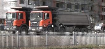 ГАИ МВД ДНР призывает граждан быть особо внимательными при проезде мест проведения строительных работ, а также участков стоянки крупногабаритной техники