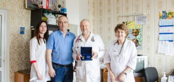 Владимир Бидёвка поздравил медицинских работников с профессиональным праздником