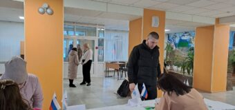 Голосование на избирательных участках